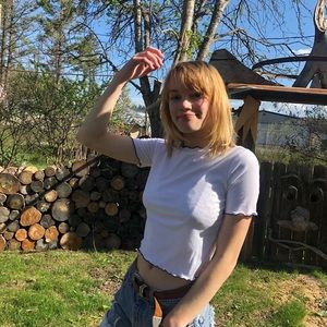 White ribbed t shirt